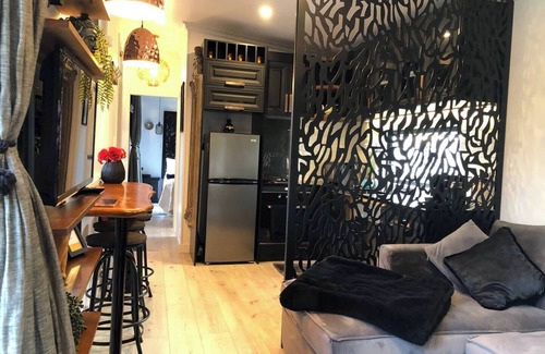 Egmont Village House | Tiny Home Luxury Farm Escape close to Mount Taranaki & central New Plymouth