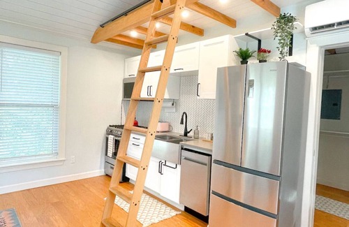 St. Elmo Improvement League House | Tiny Home - Mountain View - Historic St. Elmo
