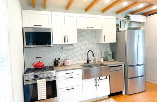 St. Elmo Improvement League House | Tiny Home - Mountain View - Historic St. Elmo