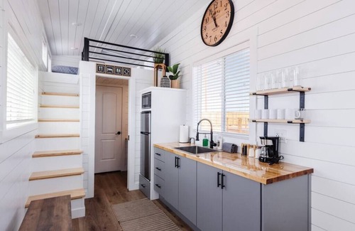 Apple Valley Apartment | Tiny Home Paradise with Hot Tub