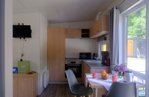 Riedenburg House | Tiny Home 'Sankt Rupert Nummer 11' with Private Terrace and Air Conditioning
