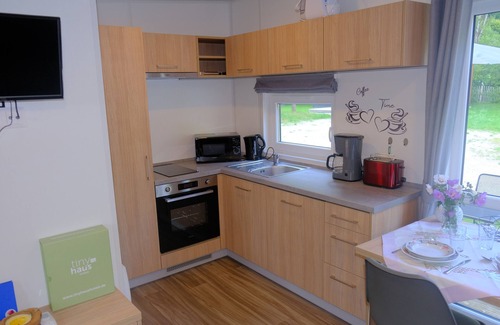 Riedenburg House | Tiny Home 'Sankt Rupert Nummer 11' with Private Terrace and Air Conditioning