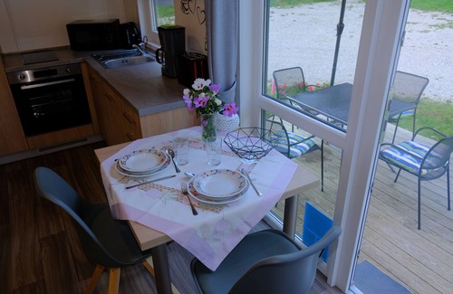Riedenburg House | Tiny Home 'Sankt Rupert Nummer 11' with Private Terrace and Air Conditioning