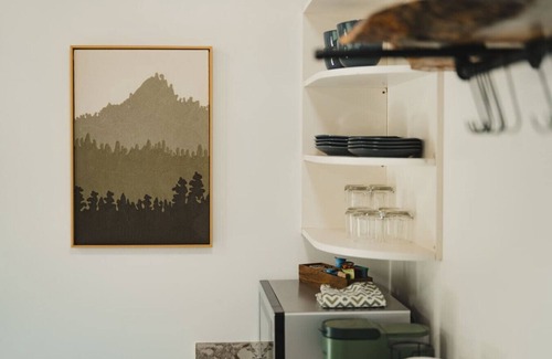 Lewis County House | Tiny Home w/Hot Tub-Fire Pit-AC