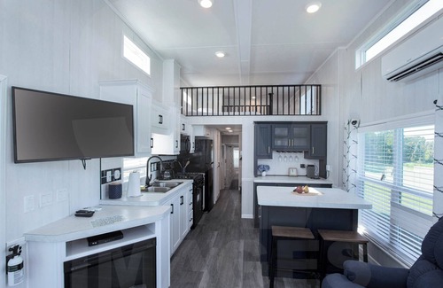 Hamilton Cabin | Tiny Home with AC in charming Hamilton cabin 15