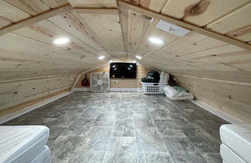 New Pekin House | Tiny Home with loft