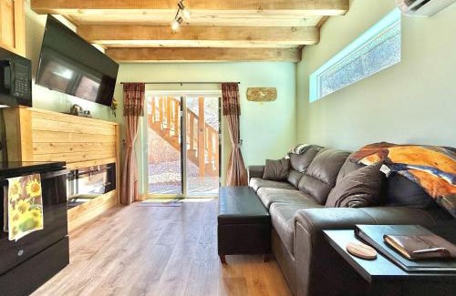 Kanab House | Tiny home with panoramic views & excellent stargazing