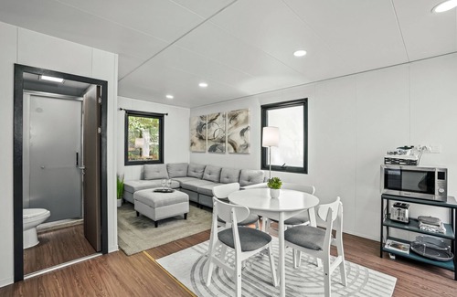 Hollywood House | Tiny Homes in Fort Lauderdale