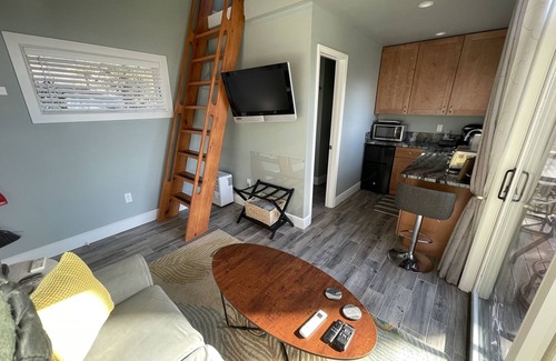 Asheville Cottage | Tiny House, Big Views! 8 Min. to Downtown
