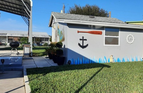 Buckhead Ridge Cottage | Tiny House Couples Retreat Lake Okeechobee