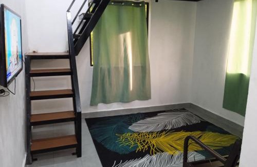 Kuala Terengganu Ski Chalet | Tiny House Idaman K T dengan Aircond dan Privasi Penuh 1 Bilik Air