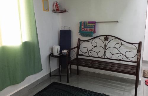 Kuala Terengganu Ski Chalet | Tiny House Idaman K T dengan Aircond dan Privasi Penuh 1 Bilik Air
