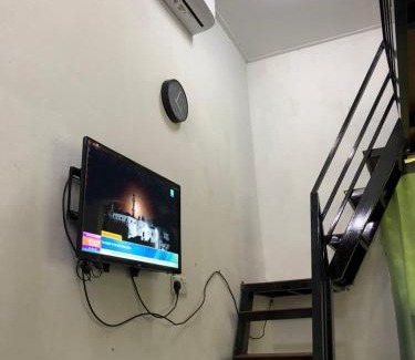 Kuala Terengganu Ski Chalet | Tiny House Idaman K T dengan Aircond dan Privasi Penuh 1 Bilik Air