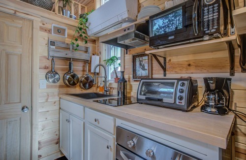 Woodland Park Cottage | Tiny House!in the Mountains Near Pikes Peak W/ac