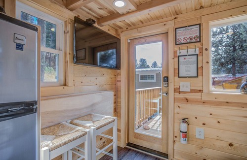 Woodland Park Cottage | Tiny House!in the Mountains Near Pikes Peak W/ac