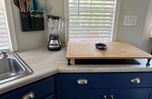 Lyman Cabin | Tiny house on Lyman Lake with hot tub
