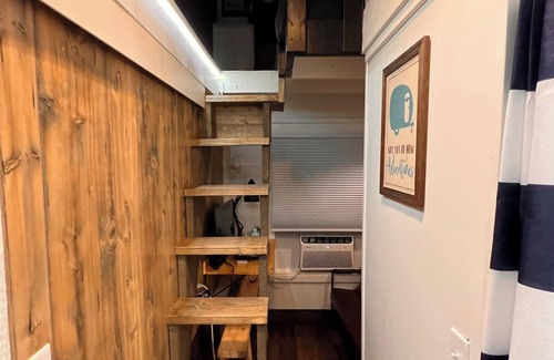 Ellisville Other | Tiny house on small farm minutes away from HGTV's Hometown Laurel & Hattiesburg