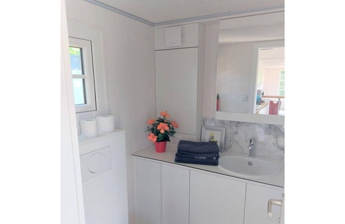 Priort Apartment | Tiny house paradise, 30sqm, 2 sleeping galleries, small kitchen, max. 3 people