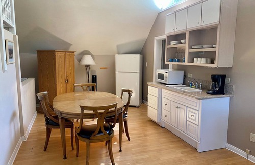 Lee Vining Cabin | Tioga Lodge At Mono Lake