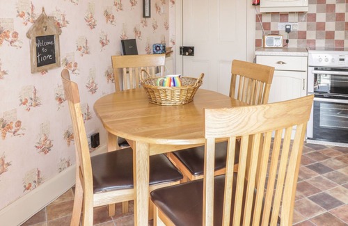 Kelso Cottage | TIORE, family friendly, character holiday cottage in Kelso