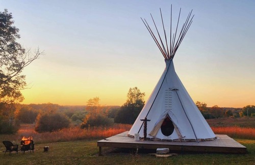Seaman Cabin | Tipi living! Book a new extraordinary experience in Adams Co, OH