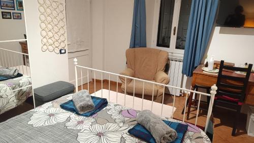 Pugliola Bed & Breakfast | Tipica villetta ligure indipendente arredata con gusto e comfort 1 camera da letto parcheggio interno zona Lerici Monti San Lorenzo
