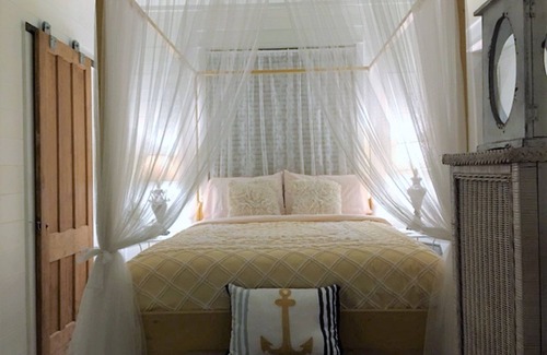 Spanish Wells House | Tippy's Cottage by the Sea 3 BR 2 ba Sleeps 8