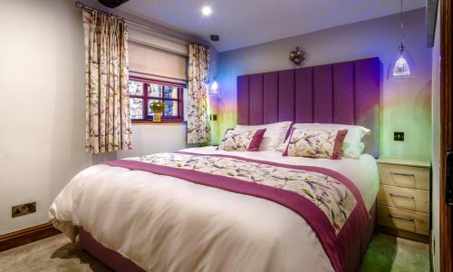 Kendal House | Tipsy Gin Cottage