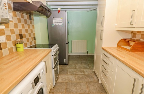 Edern Cottage | TIR BEDW, family friendly, character holiday cottage in Edern