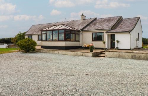 Dwyran House | Tir Mawr