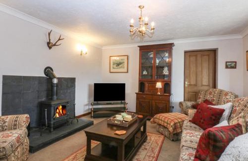 Dwyran House | Tir Mawr