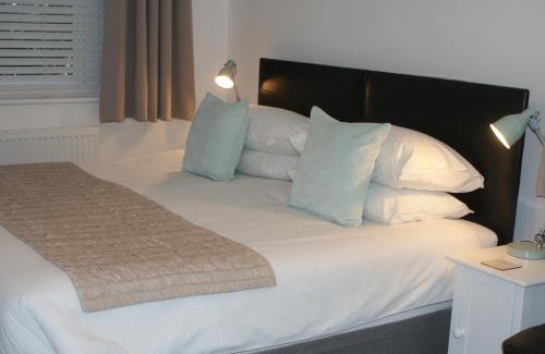 Aldringham Bed & Breakfast | Tirah Guest House