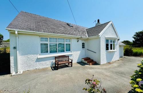 Trearddur Bay House | TIRNANT- 3 Bed - GROUND FLOOR ROOMS -DOG FRIENDLY