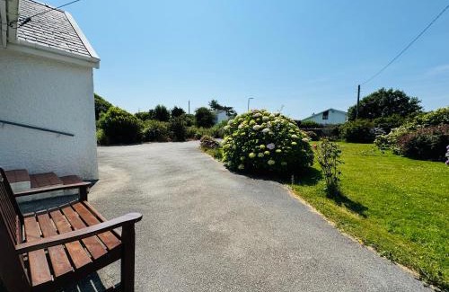Trearddur Bay House | TIRNANT- 3 Bed - GROUND FLOOR ROOMS -DOG FRIENDLY