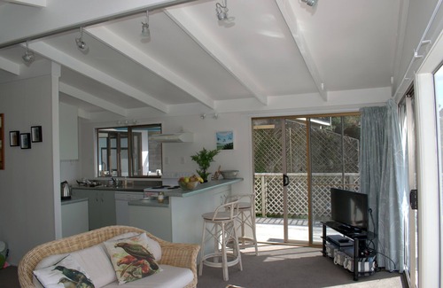 Russell House | Tiromoana - An ideal base with unsurpassed views