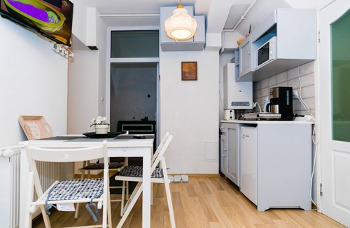 Historic Center Apartment | Tischler Apartment & Studio