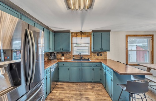 Ashwaubenon House | Titletown Hideaway: Spacious Boho 4 Bedroom Home by RedAwning