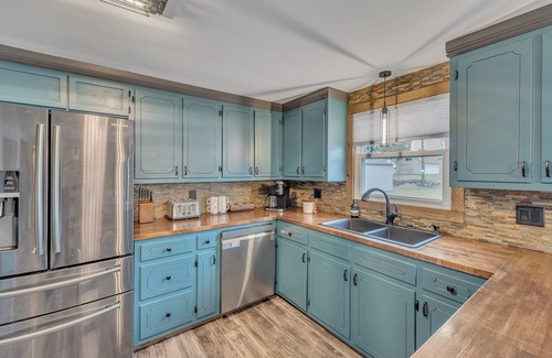 Ashwaubenon House | Titletown Hideaway: Spacious Boho 4 Bedroom Home by RedAwning