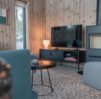 Nes House | Tiur, stylish new cabin with hot tub