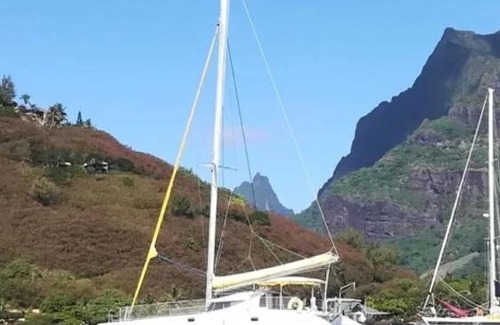 Vaiare Boat Rental | TIVA Catamaran MOOREA
