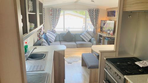 Berwick-upon-Tweed Apartment | TL04 - FREE WIFI-Amazing Cosy Three Bedroom Mobile Home Haggerston CASTLE Holiday Park - ENTERTAINMENT PASSES NOT INCLUDED!