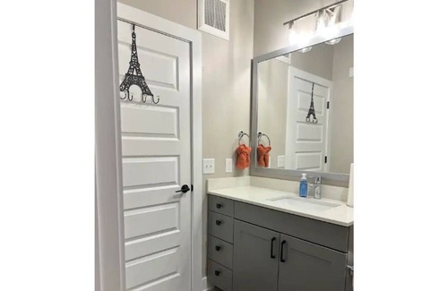 Cumberland Apartment | TO&ST Luxury Braves Apt (15 Min from entry)