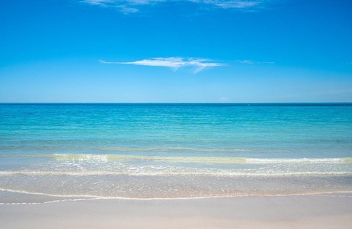 Broadwater House | To the Beach - Unit 2 Cape View Resort