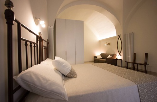 Gioia del Colle Bed & Breakfast | to the sottani b & b total comfort in the center. Very close to Matera, Alberobello, Bari