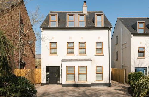 Hillhall House | Tobela House, Sleeps 10, Ultra Luxury