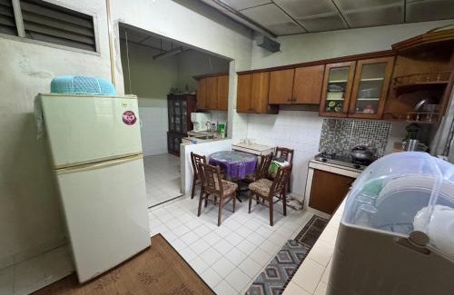 Kampung Pengkalan Maras House | Tokku's House Stadium Gong Badak Drawbridge Umt Unisza Mydin Gong Badak Airport Lapangan Terbang Sultan Mahmud Pantai Miami