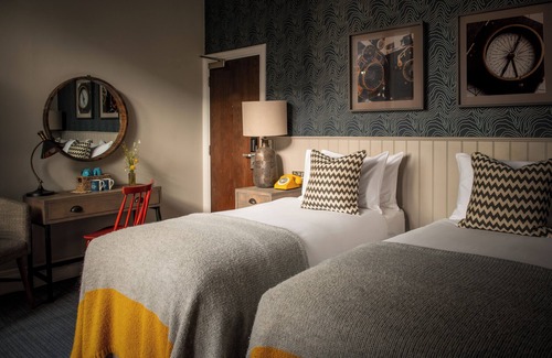 Lancaster Hotel | Toll House Inn