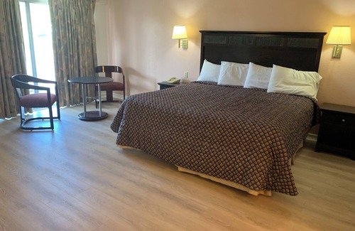 South Beloit Hotel | Tollway Inn of Beloit