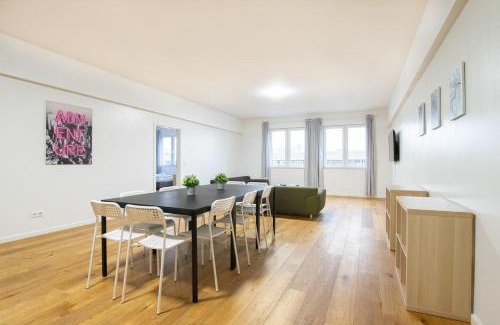 Flingern-Sued Apartment | Tolstov Apartments - 250m2 Loft with 6 Rooms im Industriegebiet - 20 Min Messe DUS & Old Town DUS