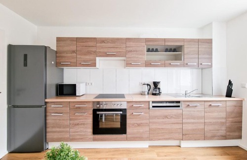 Buchholz Apartment | Tolstov Apartments - 4 Room Maisonette Apartment - 25 min Messe DUS